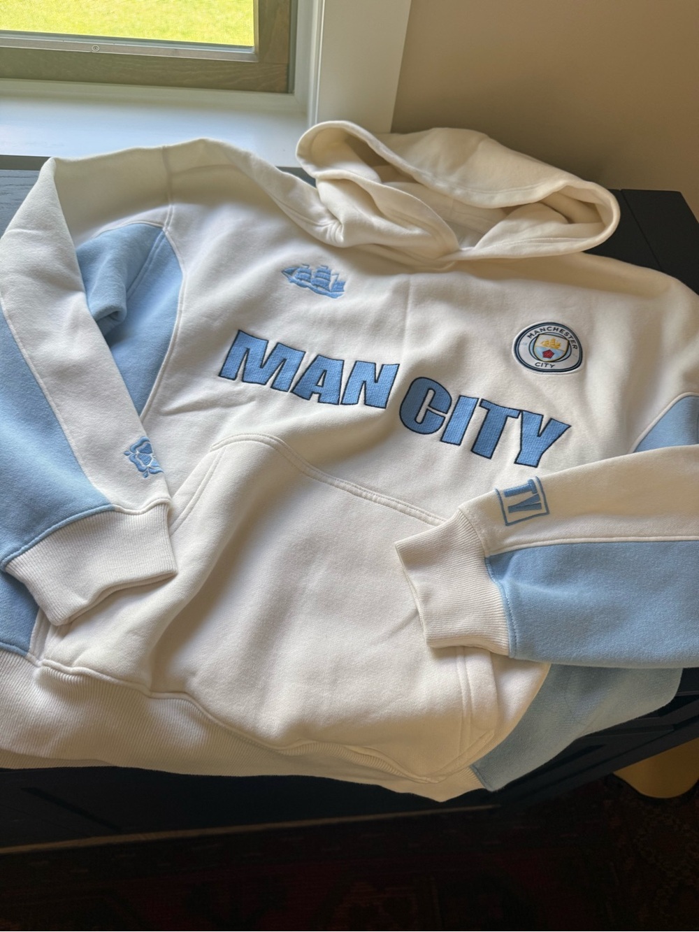 Manchester City White & Light Blue Hooded Sweatshirt, Hollister, Mens Medium